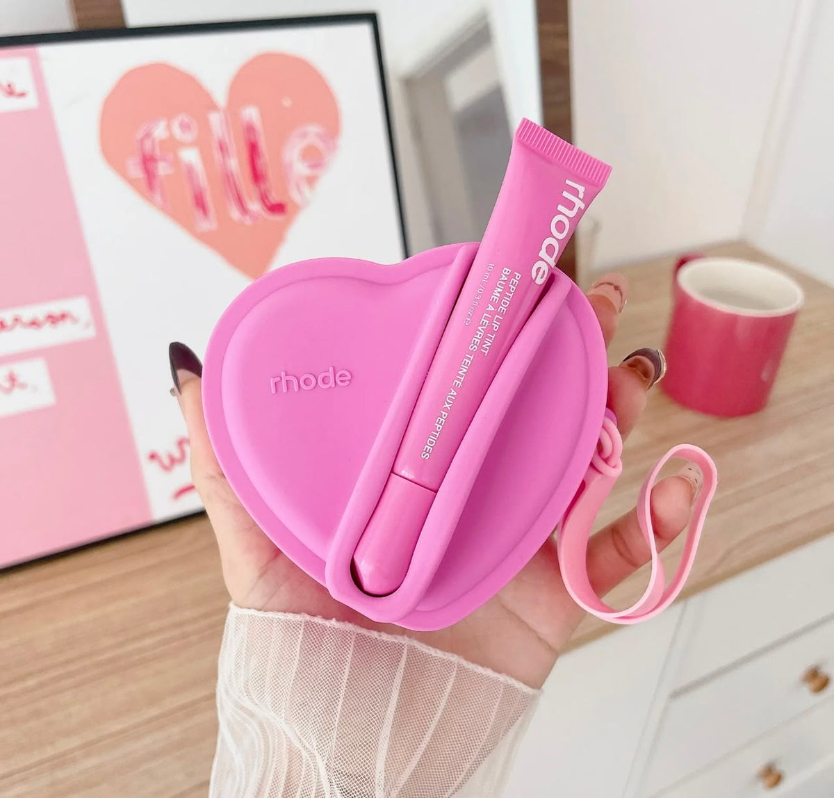 Portable Silicone Lipstick And Earphone Storage Bag Heart Shape Cosmetic Storage Pouch Compact Size For Iphone Protection