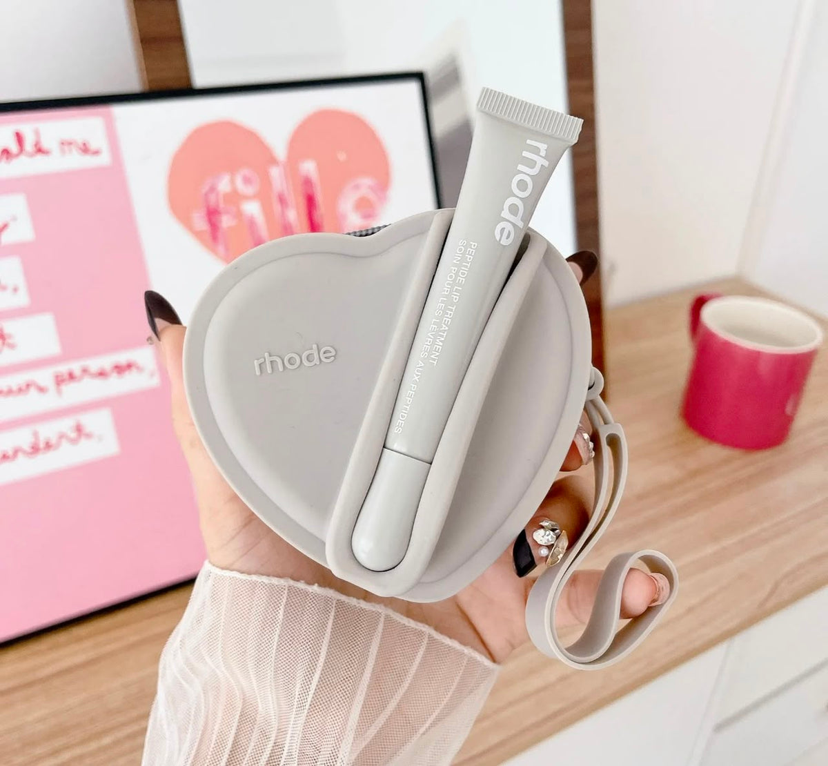 Portable Silicone Lipstick And Earphone Storage Bag Heart Shape Cosmetic Storage Pouch Compact Size For Iphone Protection