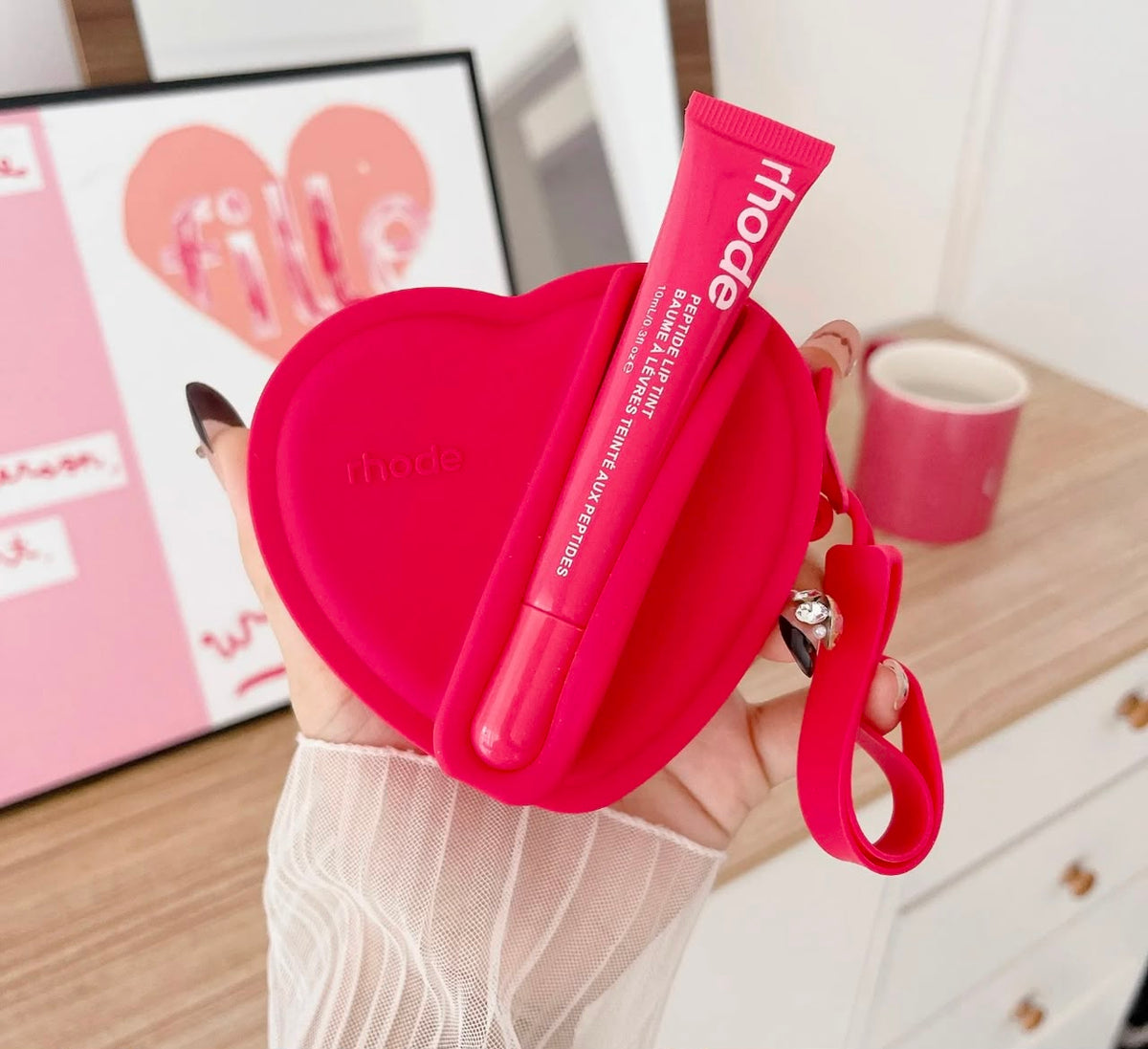 Portable Silicone Lipstick And Earphone Storage Bag Heart Shape Cosmetic Storage Pouch Compact Size For Iphone Protection