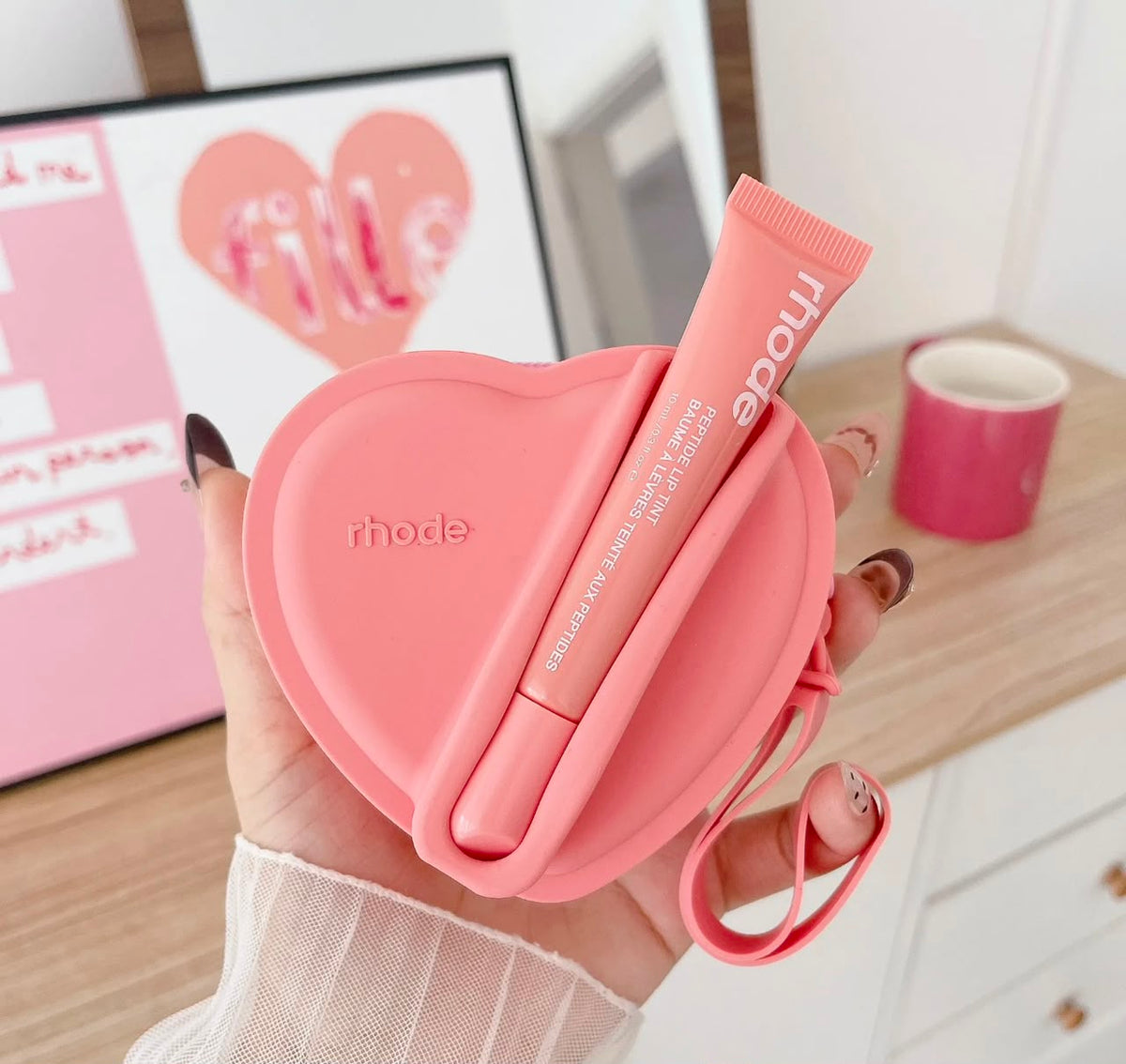 Portable Silicone Lipstick And Earphone Storage Bag Heart Shape Cosmetic Storage Pouch Compact Size For Iphone Protection