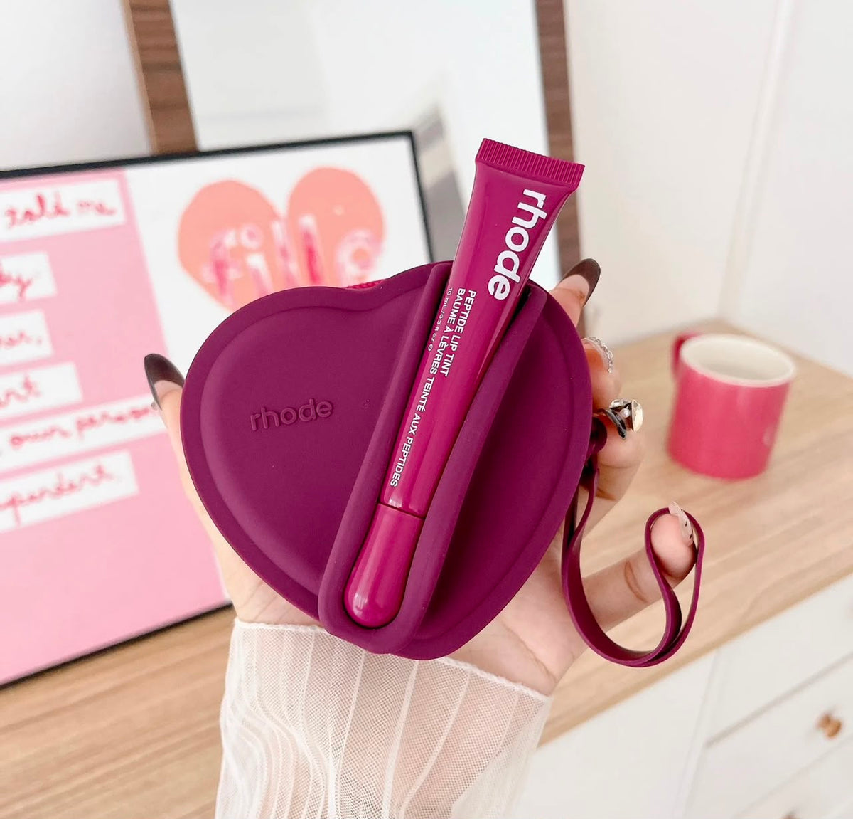 Portable Silicone Lipstick And Earphone Storage Bag Heart Shape Cosmetic Storage Pouch Compact Size For Iphone Protection