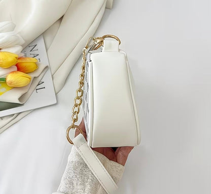 French Retro Underarm Bag Women'S New Letter Print Crossbody Small Square Bag with Chain Single Shoulder Handbag, Perfect for Ladies Adjustable Crossbody Strap with M Logo - Zipper Closure Shoulder Bag, Suitable for Daily Commute And Casual Outings