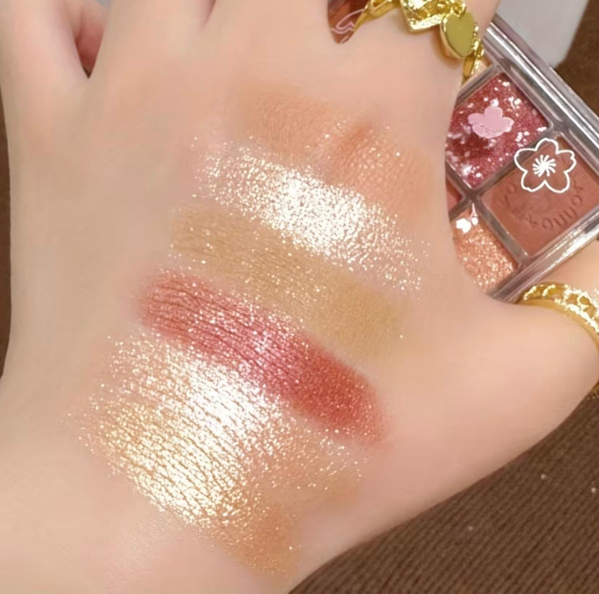 20-Color Eyeshadow Palette with Highlighter, Shimmer Matte, And Glittery Earth Tones for Contouring And Highlighting, Smudge-Proof And Fall-Out Proof Cosmetics